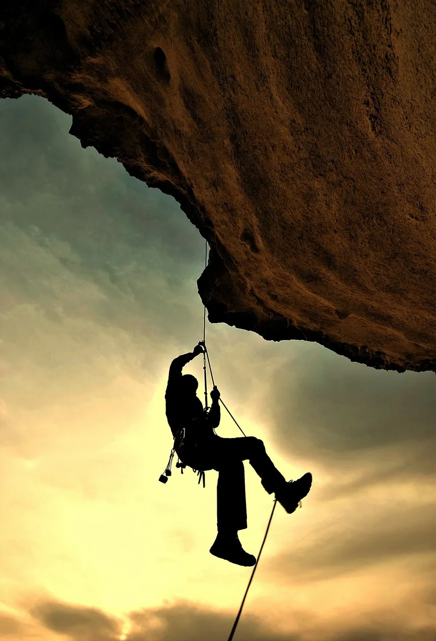 climber-gea6bdf2a3_1920.jpg