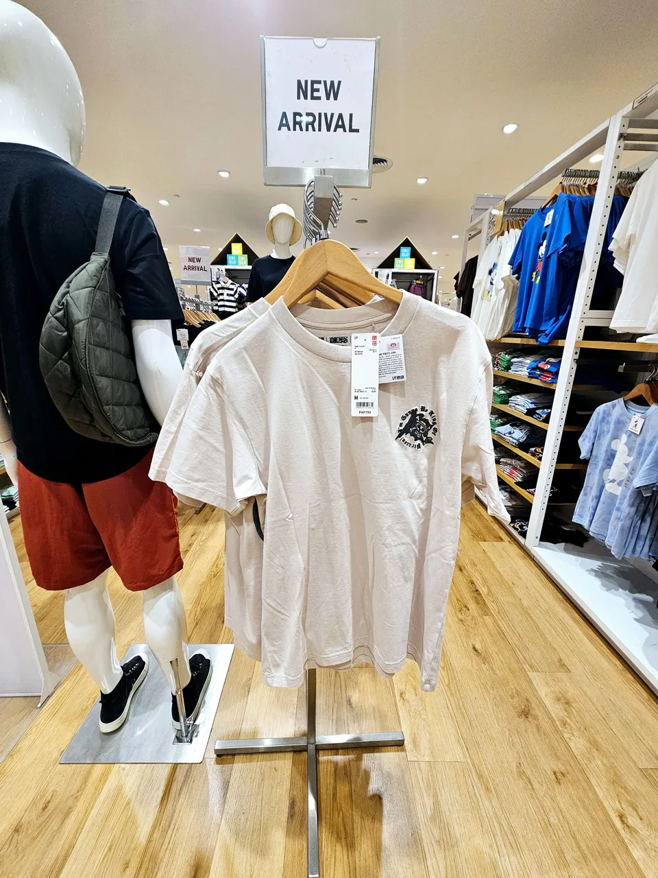 uniqloonepice16.jpg