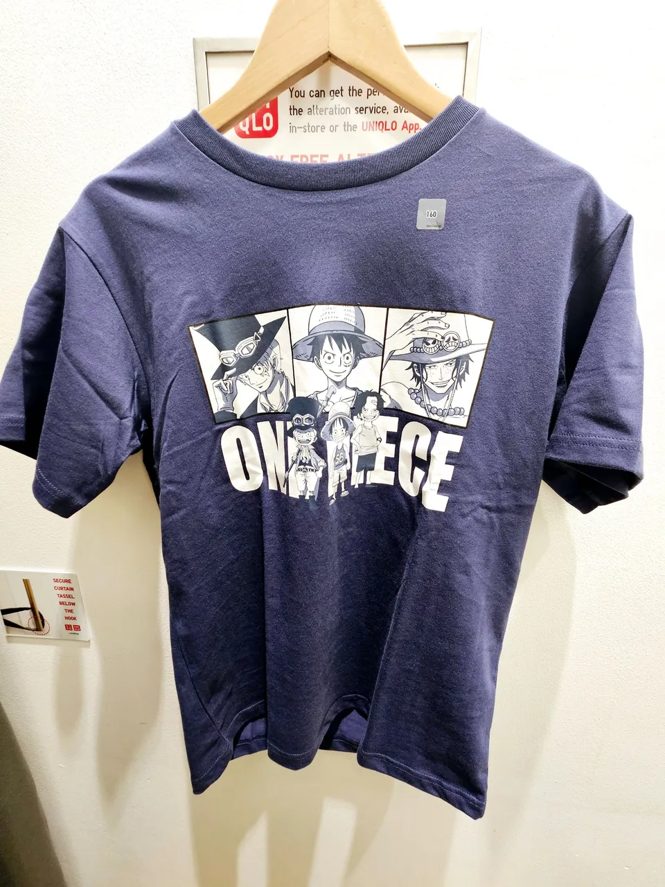 uniqloonepice14.jpg