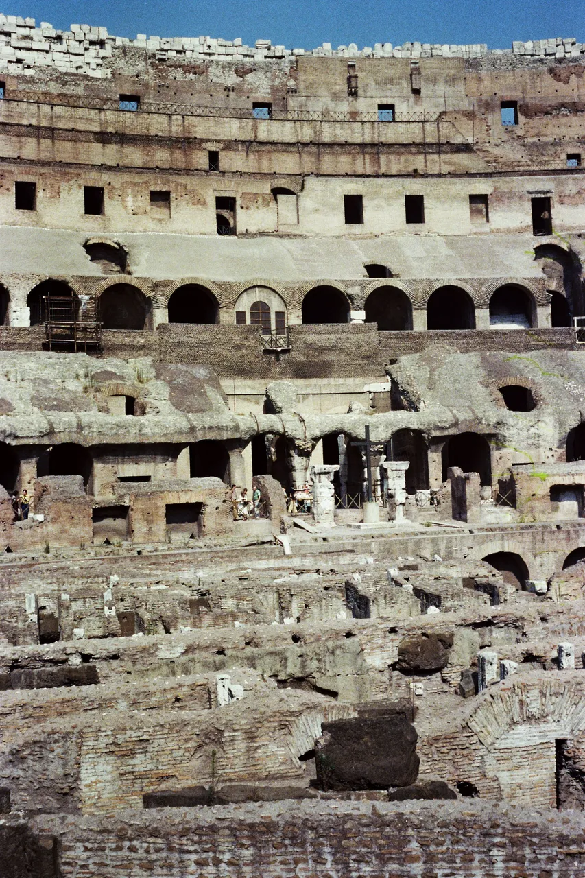 F1020005-ItalyColosseum.JPG