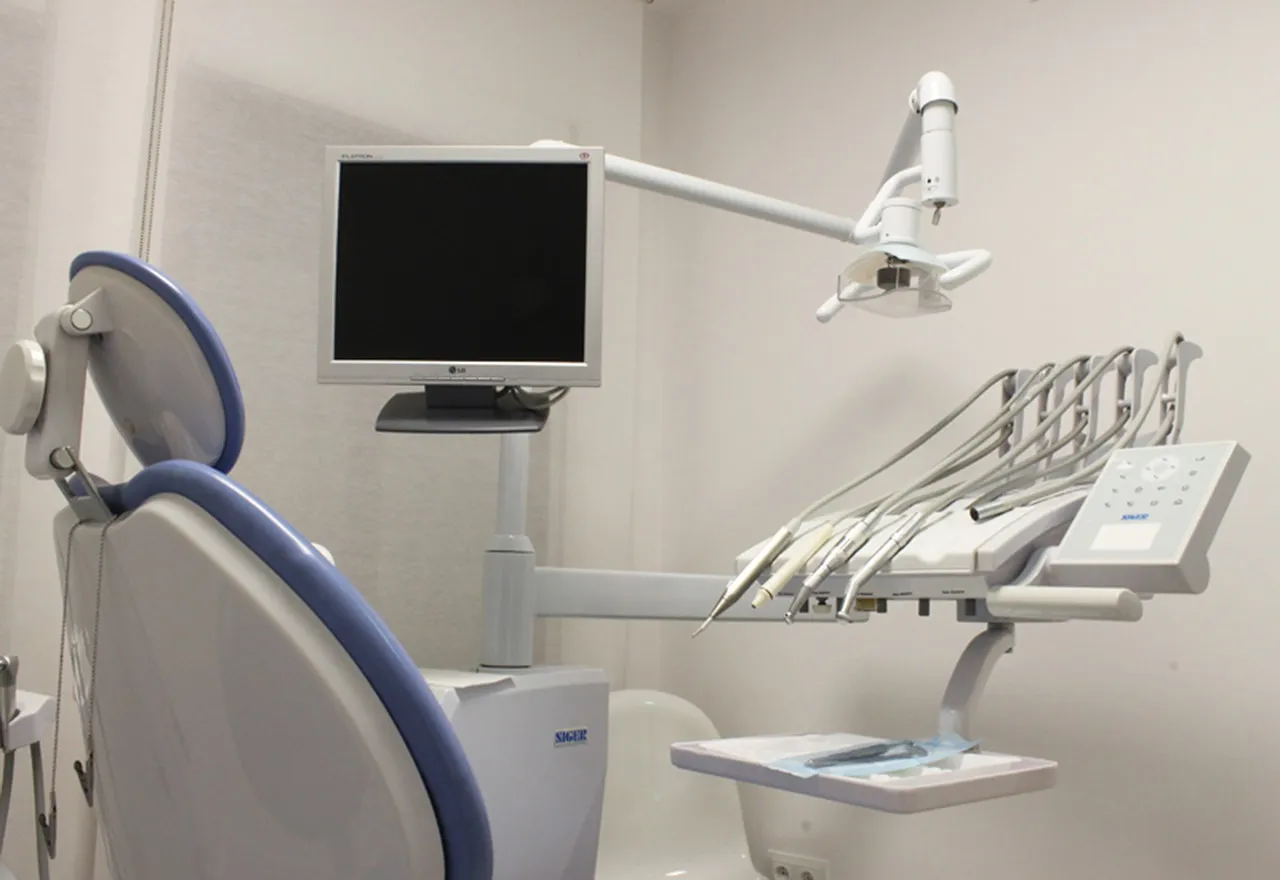 dental-g03a318f48_1280.jpg