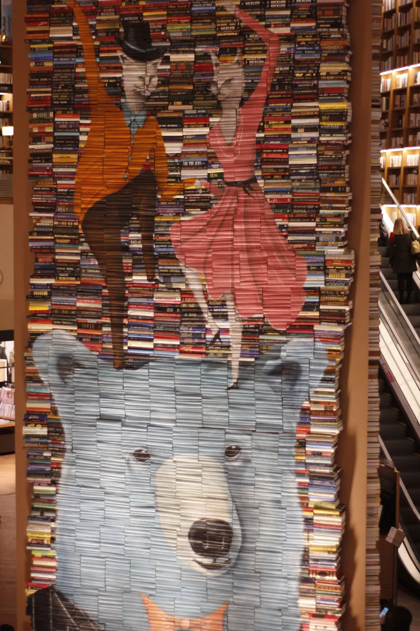 Gigantic book stack at the Starfield Library Korea.JPG