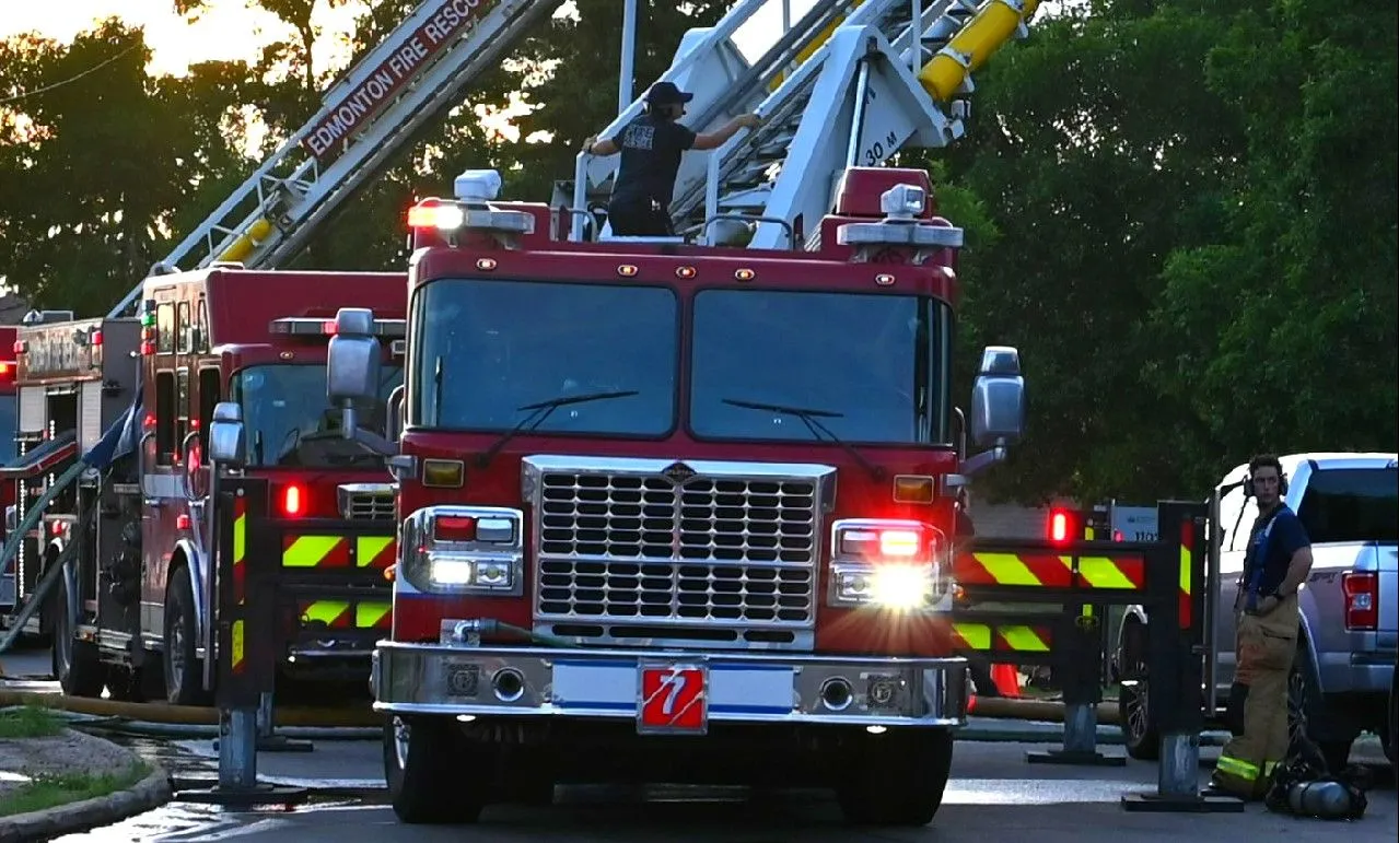 firetruck1.jpg