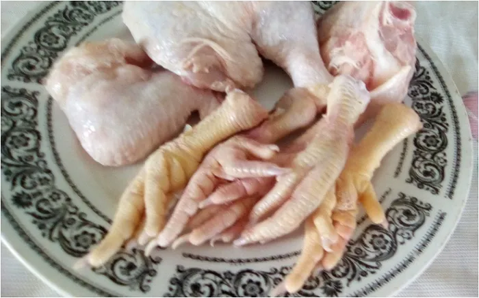 Ingredientes Sopa patas de Pollo .jpg