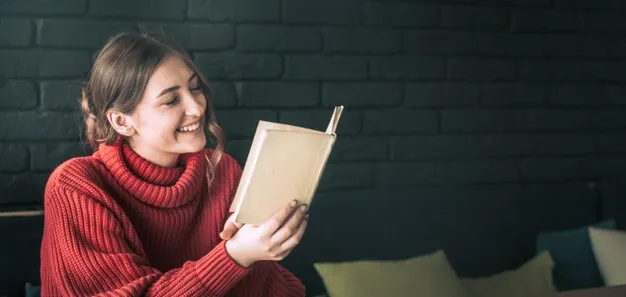 girl-is-reading-book-cafe_169016-6309.jpg