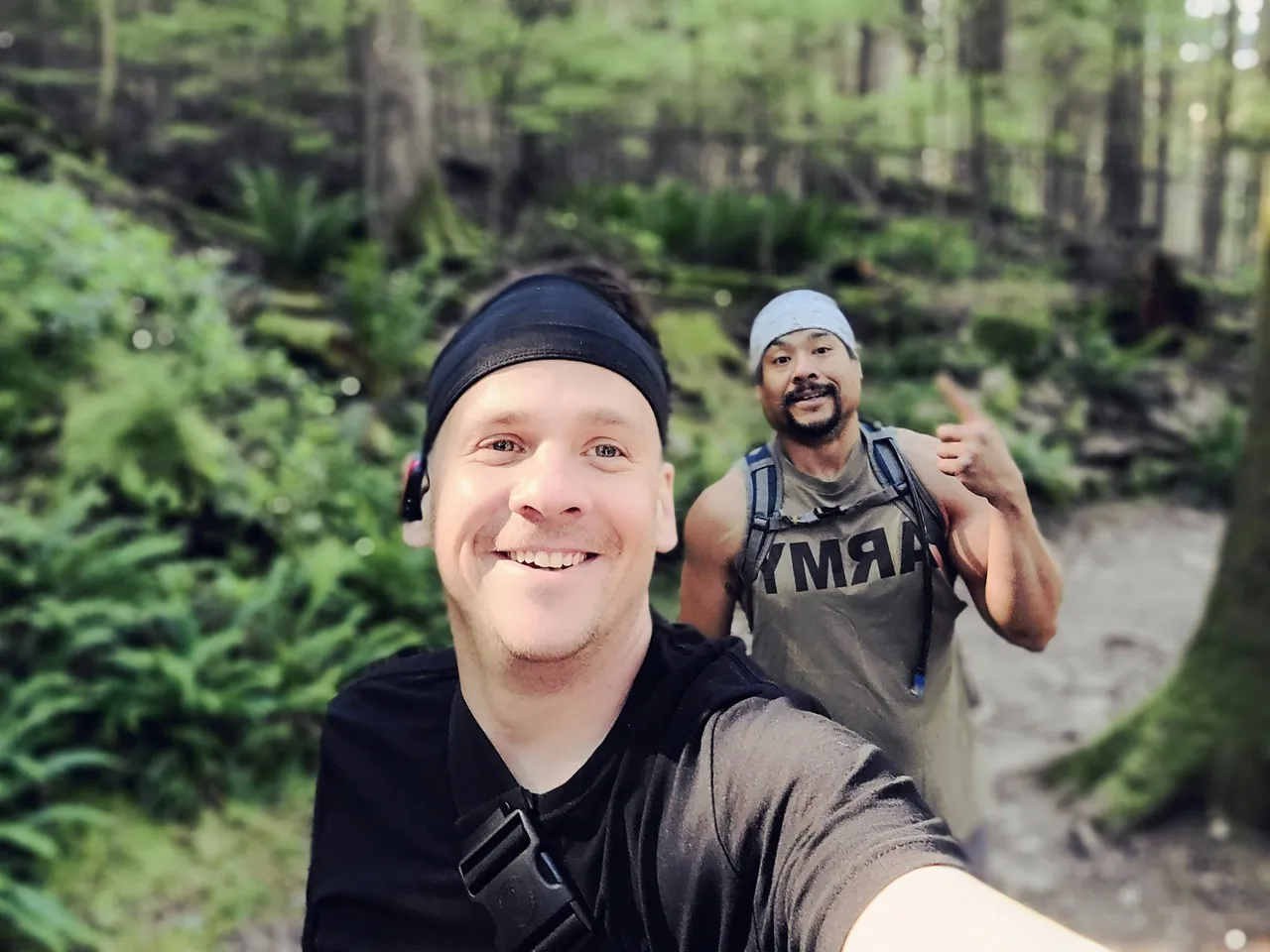 grouse grind rick mike start.jpeg