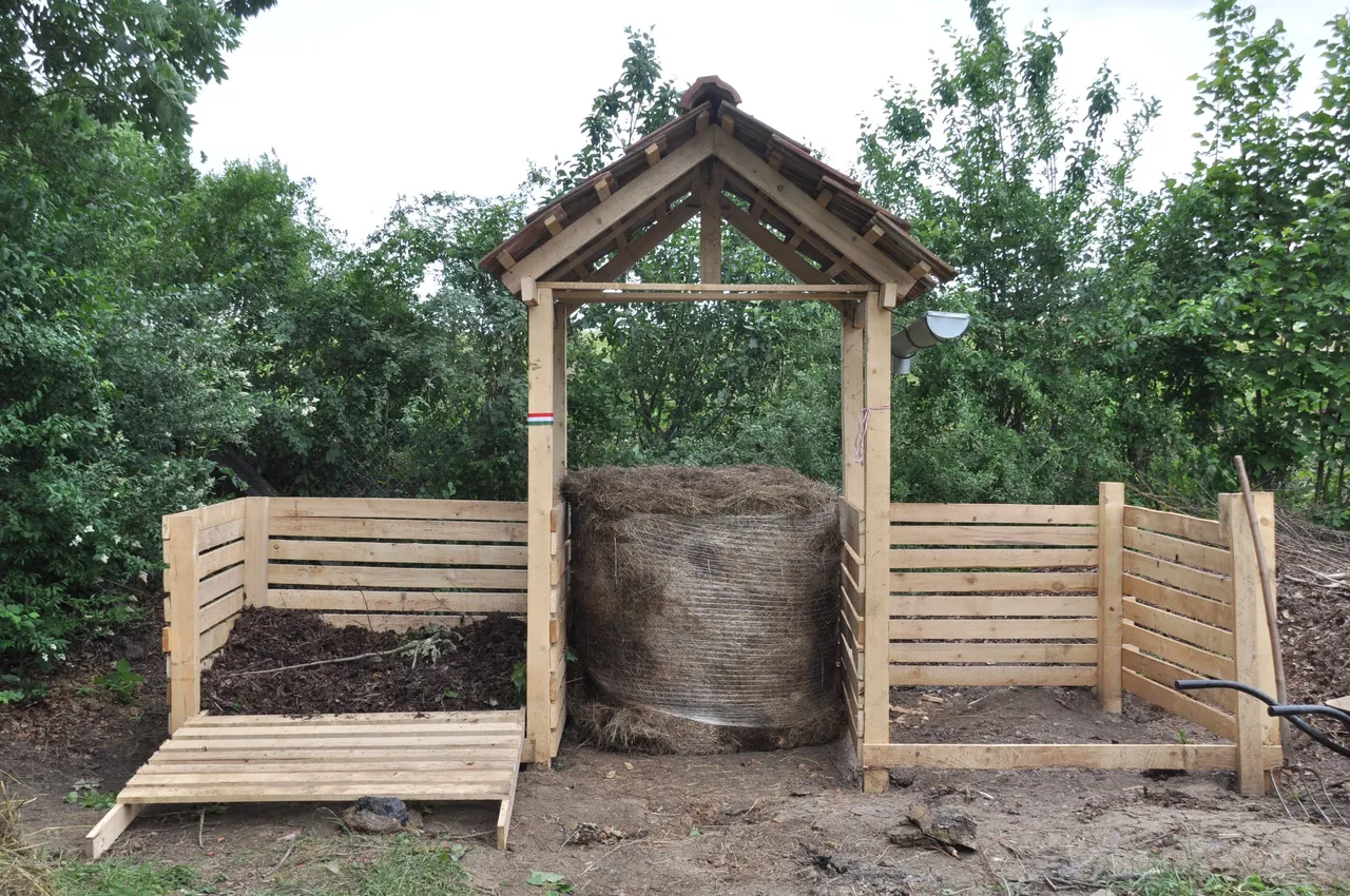 humanure composting.jpg
