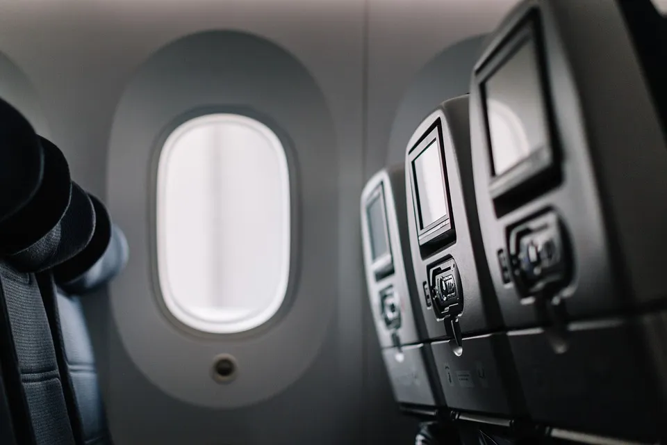 plane-6511877_960_720.jpg