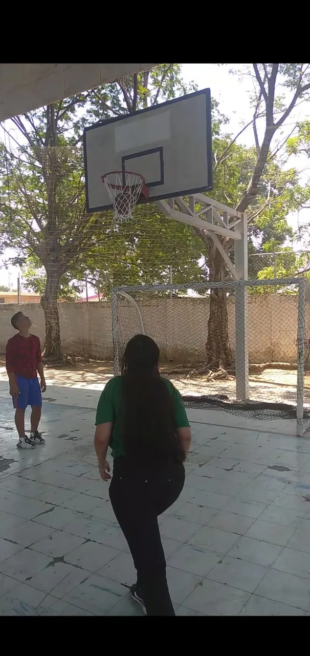 Screenshot_2022-03-26-11-26-29-090_com.miui.videoplayer.jpg