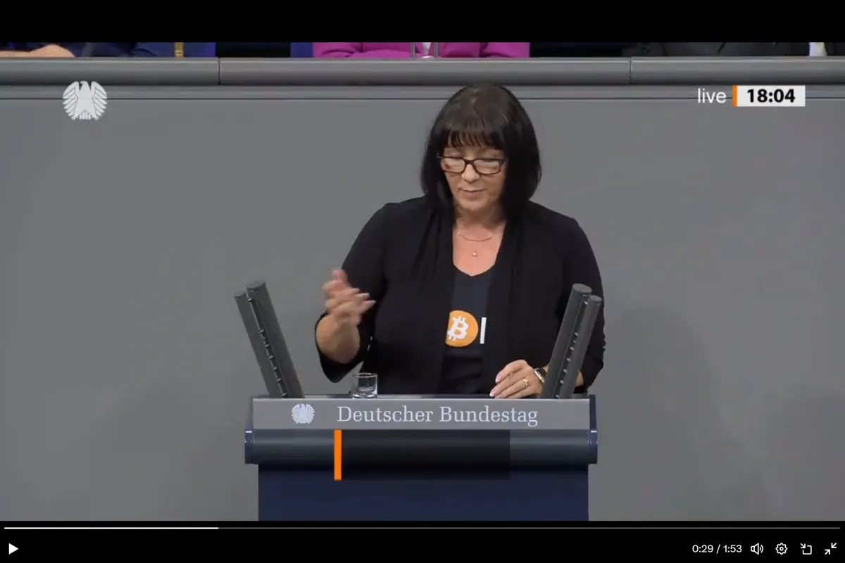 bundestag-bitcoin-tshirt-1.jpg