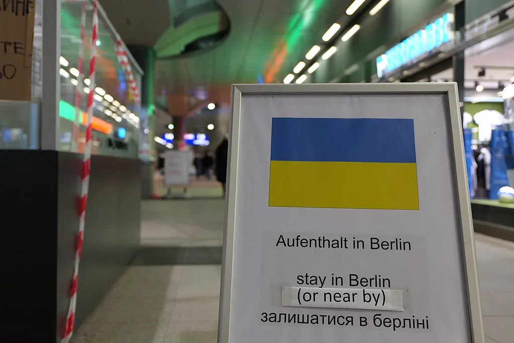 Aid_for_refugees_at_Berlin_main_station_2022-03-05_19.jpg