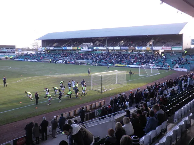 Main_Grandstand,_Plymouth_Argyle_FC_-_geograph.org.uk_-_1647509.jpg
