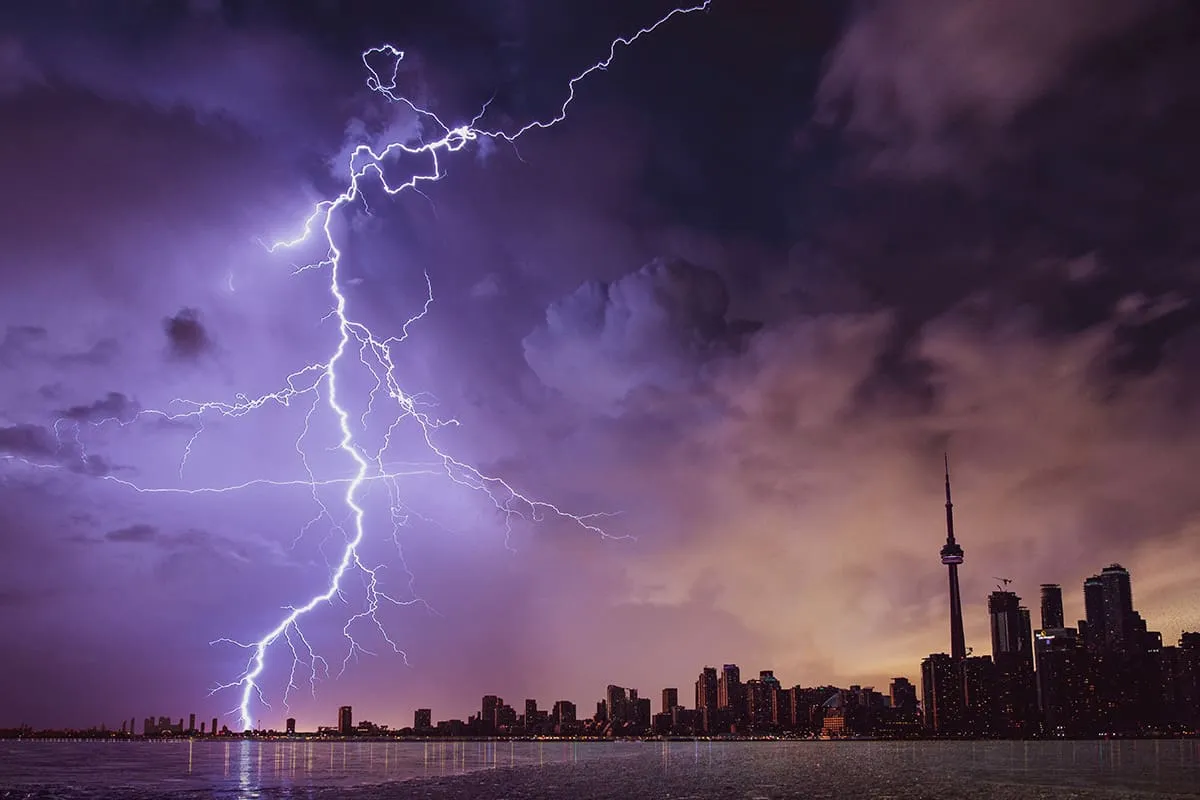 lightning-city-skyline-1162251-CC0_Andre-Furtado.jpg