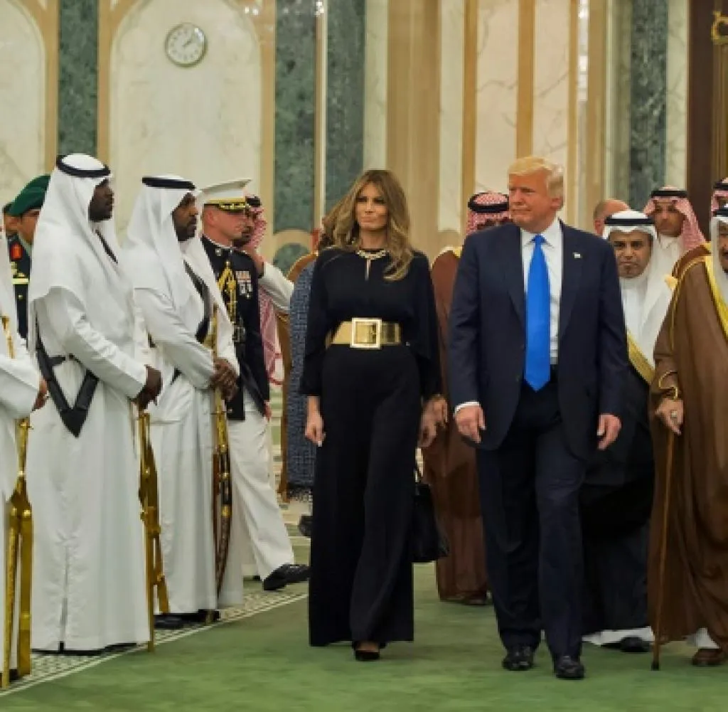 Melania-Trump-an-der-Seite-ihres-Mannes-in-Riad.jpg