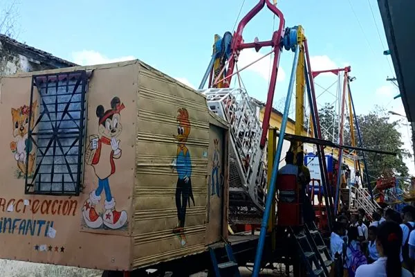 atracciones inventadas (cola para subr).jpg