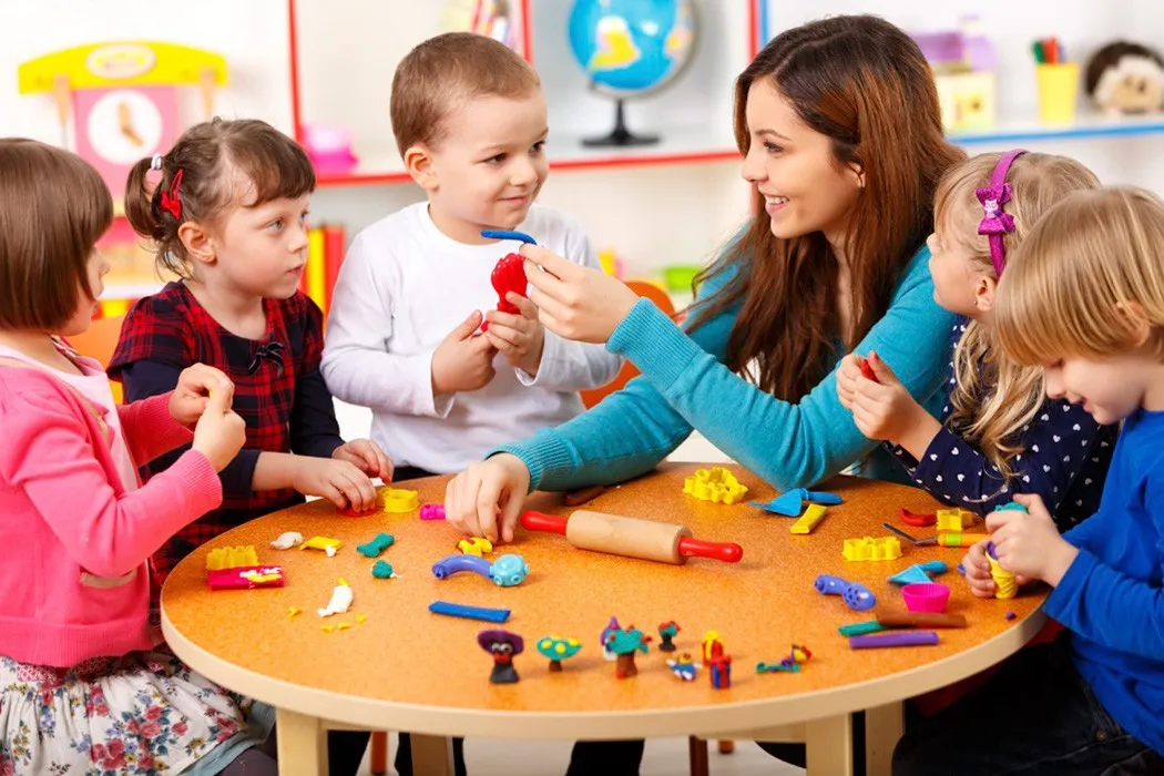 Abre-un-Hogar-de-Cuidados-Diarios-de-Niños.jpg