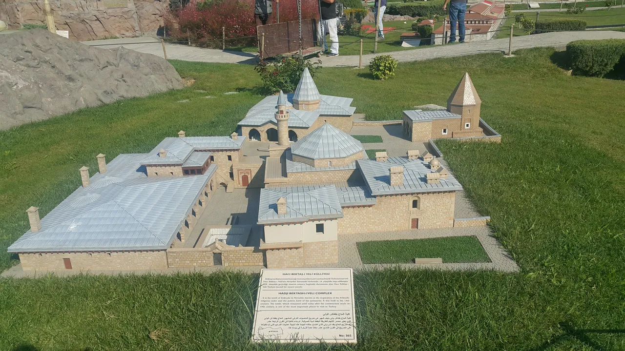 hacı bekteş veli külliyesi.jpg