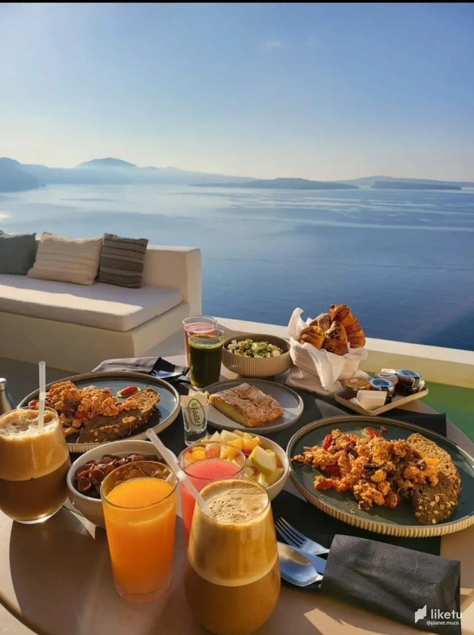 405opj20kyt8843h_Santorini Breakfast.jpeg