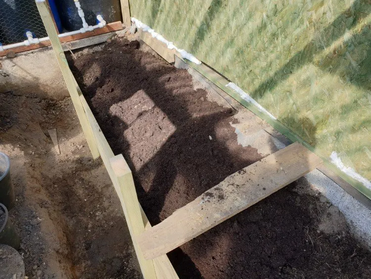 greenhouse raised bed