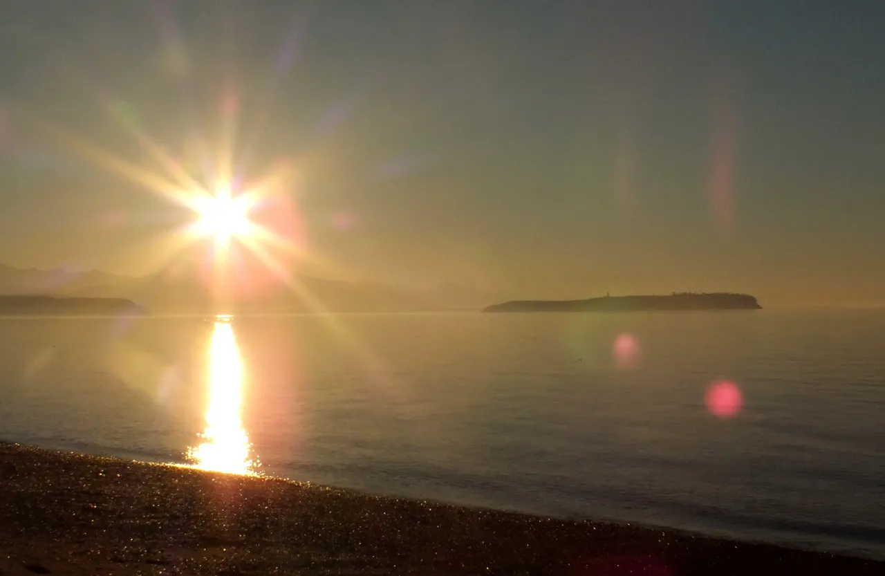 1209BeachLensFlare.jpg