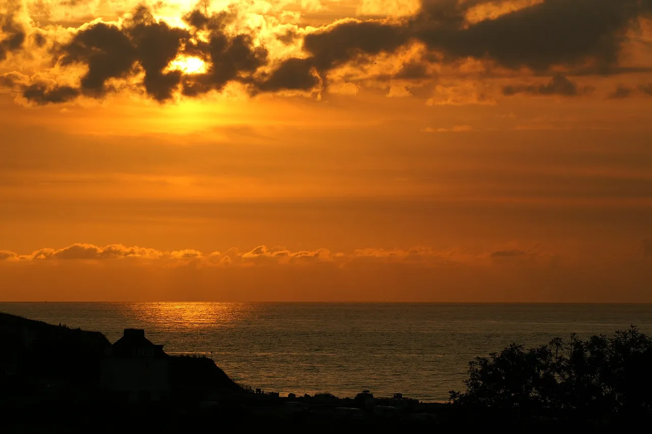 05 Gold Gilt Ocean.jpg