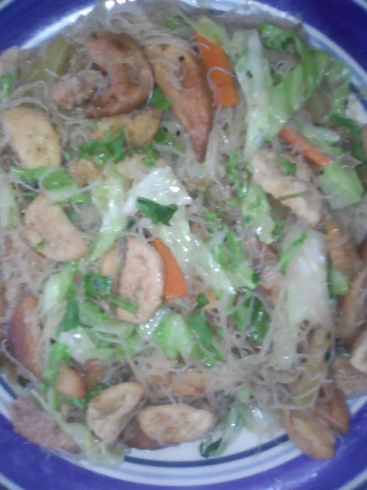 PANCIT.jpg