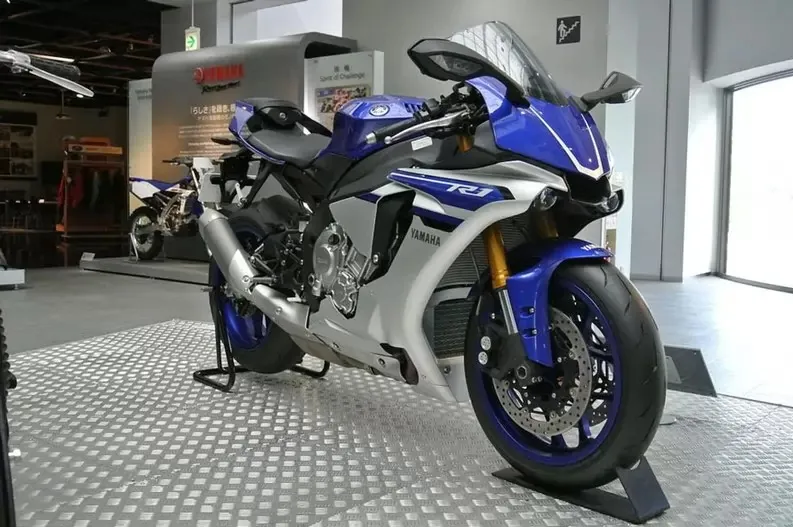 YZF-R1.jpg