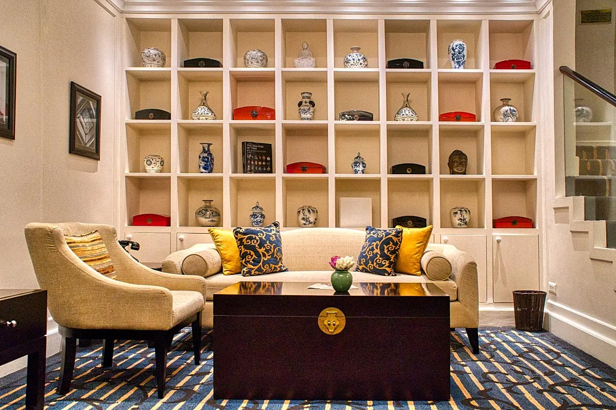 Metropole Hanoi Hotel business center