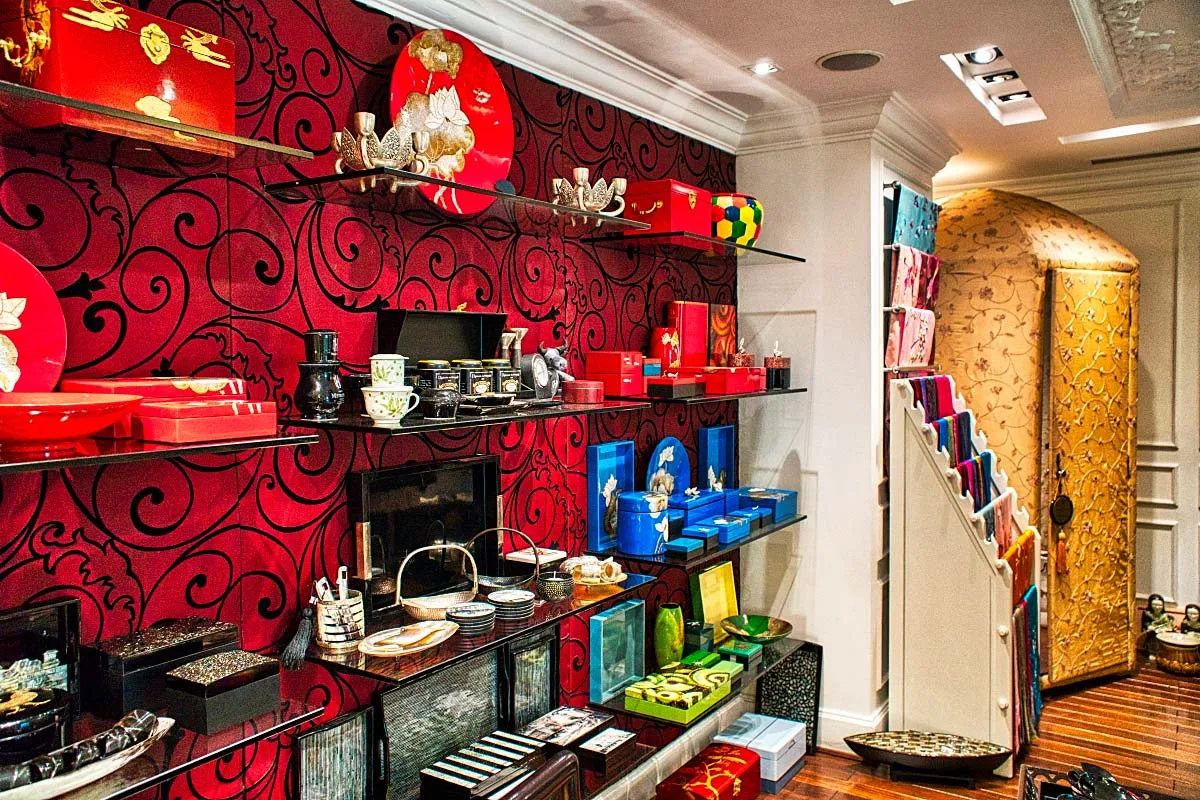 hotel store