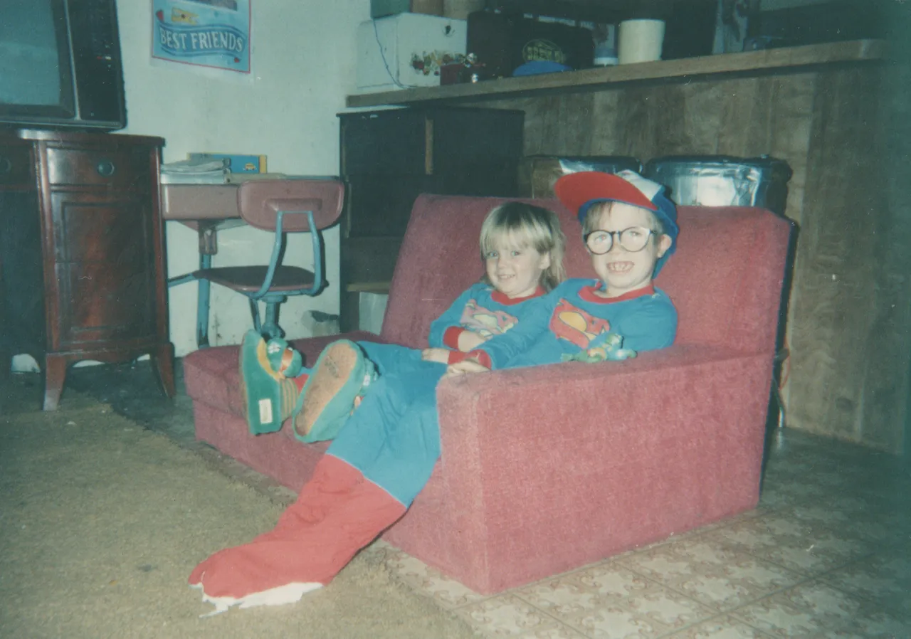 1992-12 Superman Joey & Super Girl Crystal.png