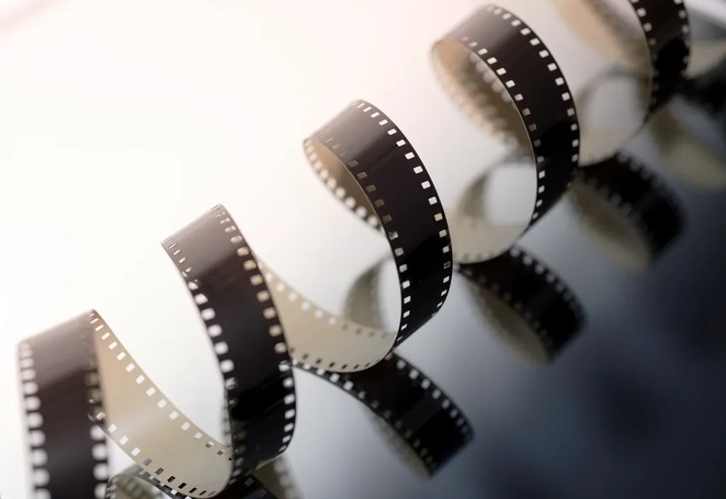Movie-Old-Retro-Film-Entertainment-Cinema-Reel-2233692.jpg