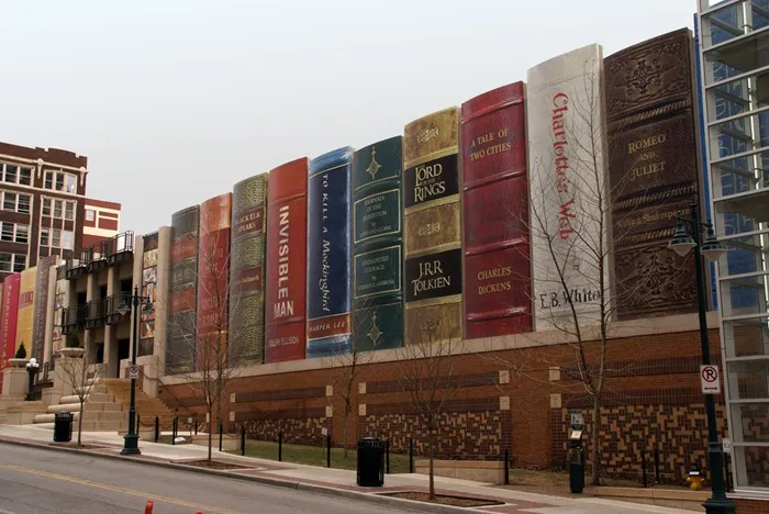 9-33-Worlds-Top-Strangest-Buildings-kansascity-library.jpg