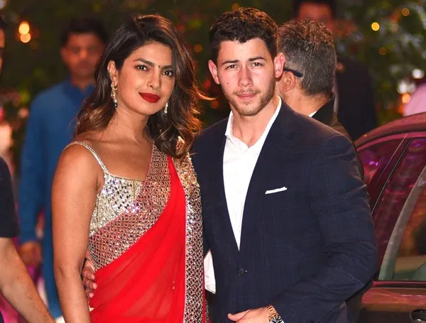 nick-jonas-engaged-priyanka-choprajpg-97d3ec5ca5f7c99c.jpg