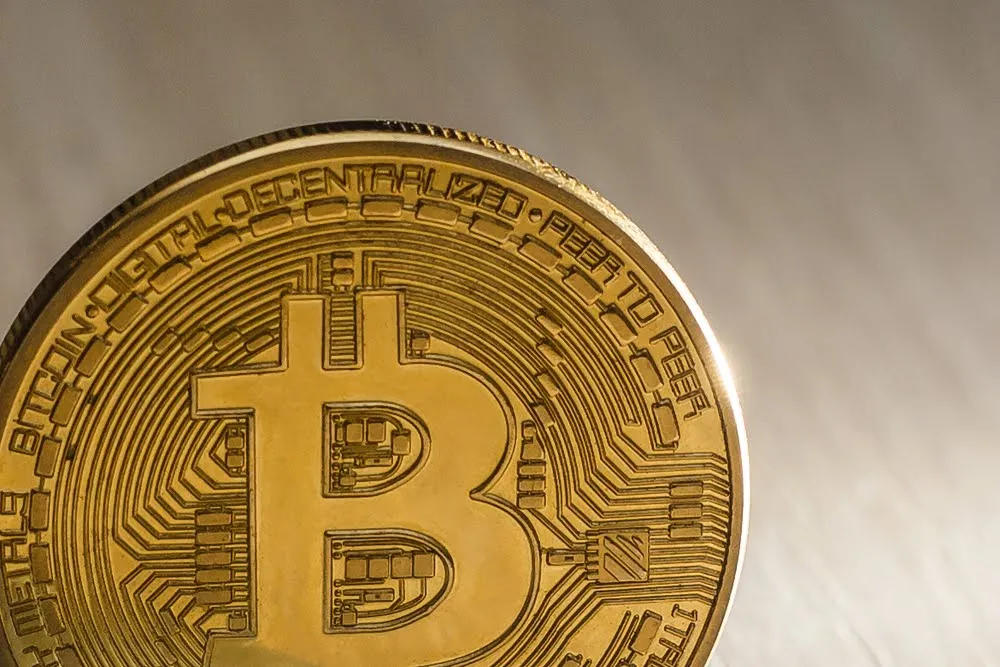 Macro-bitcoin.jpg
