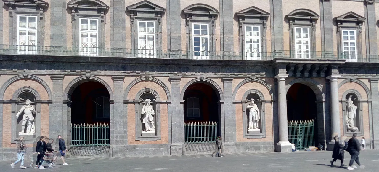 statue_borboniche.jpg