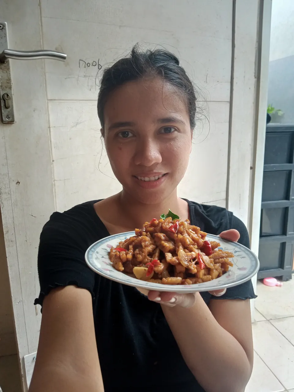 Orek tempeh is a delicious food with a sweet and savory taste