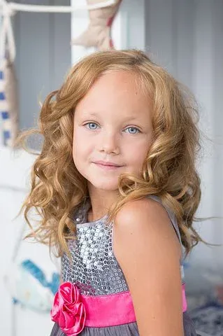 young-510441__480.webp