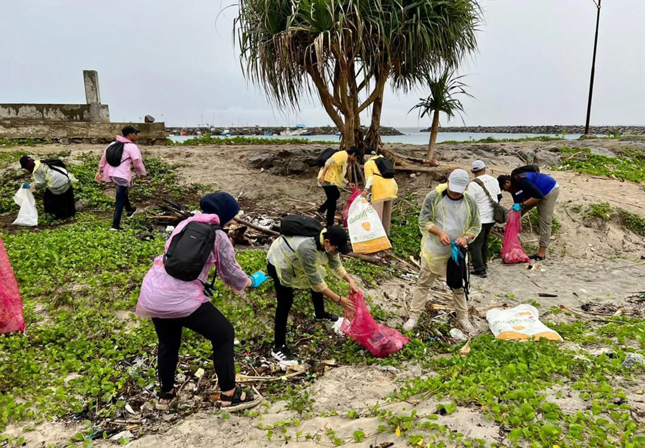Bersih Pantai_04.jpg
