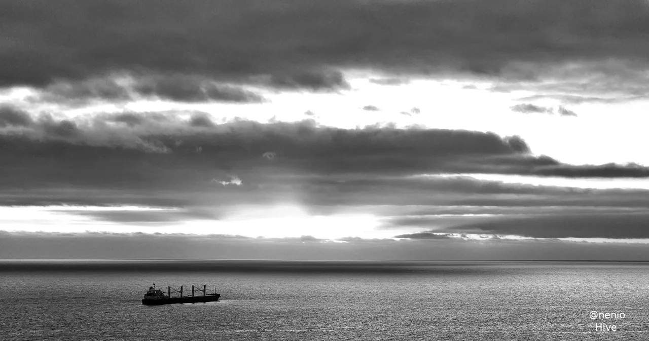 ship-sunset-010-bw.jpg