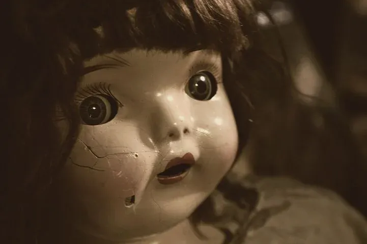 doll-1608885__480.webp
