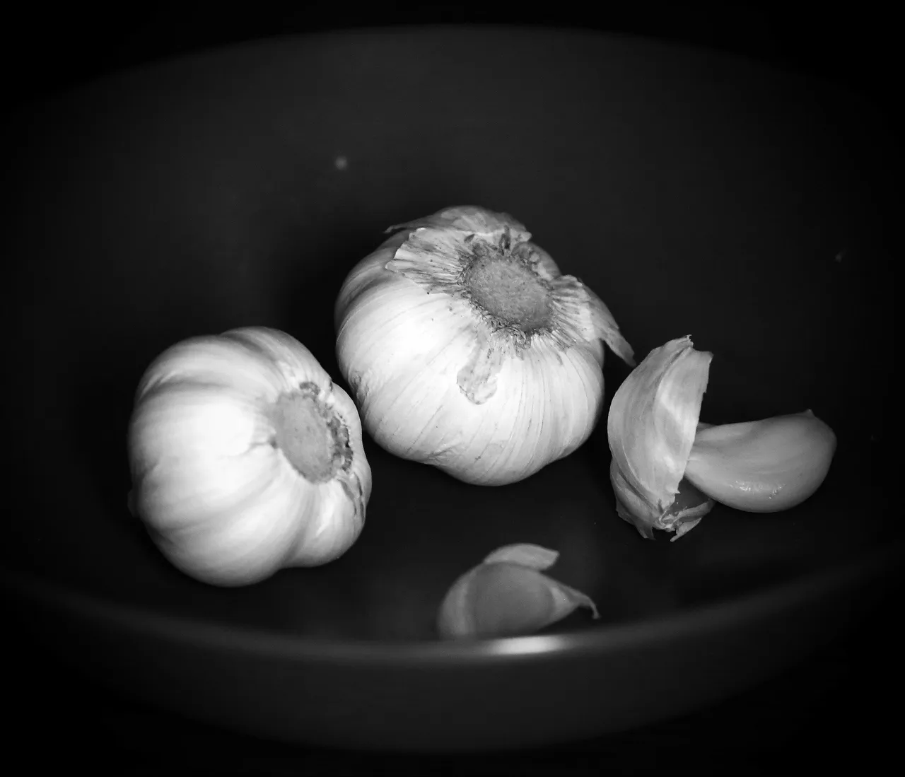 garlic-270780_1920.jpg