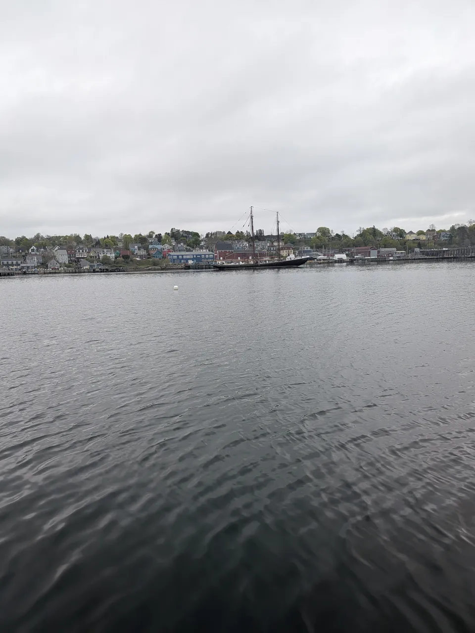 bluenose-departing.jpg