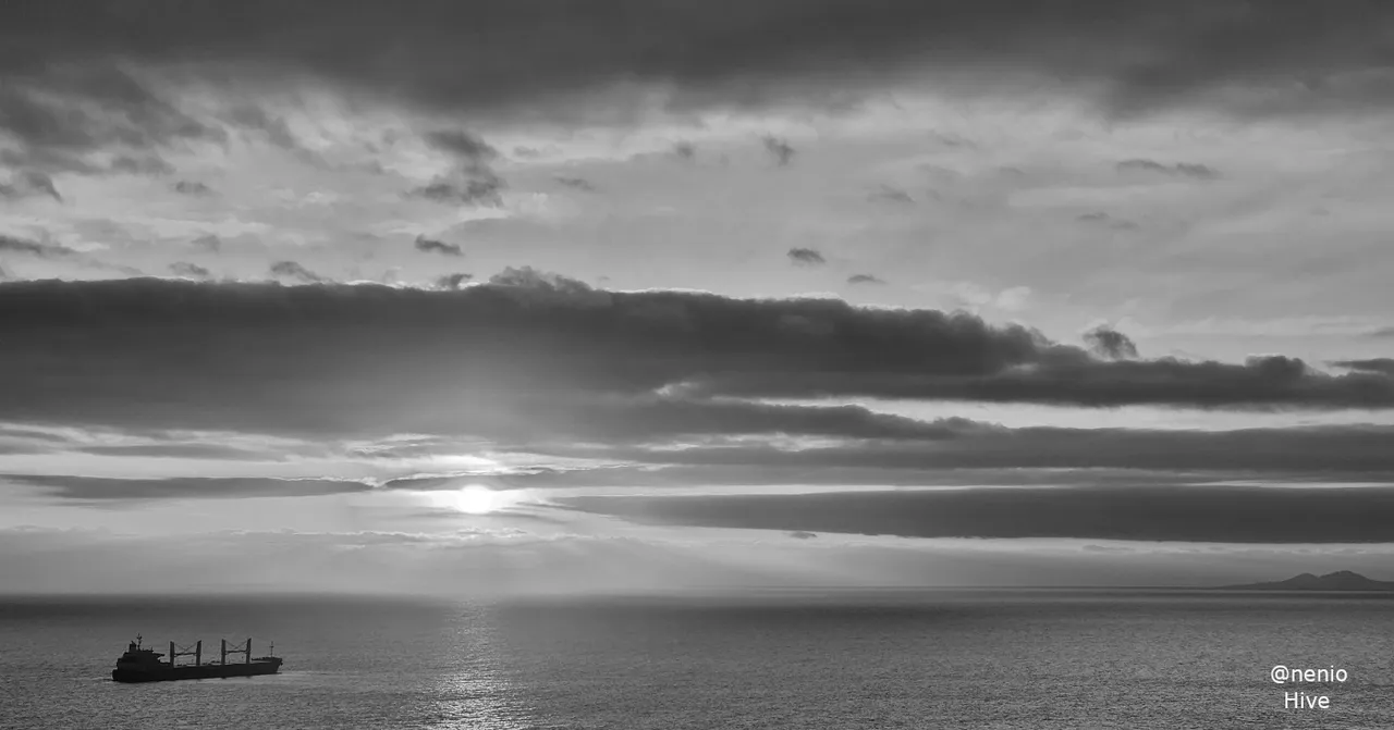 ship-sunset-012-bw.jpg