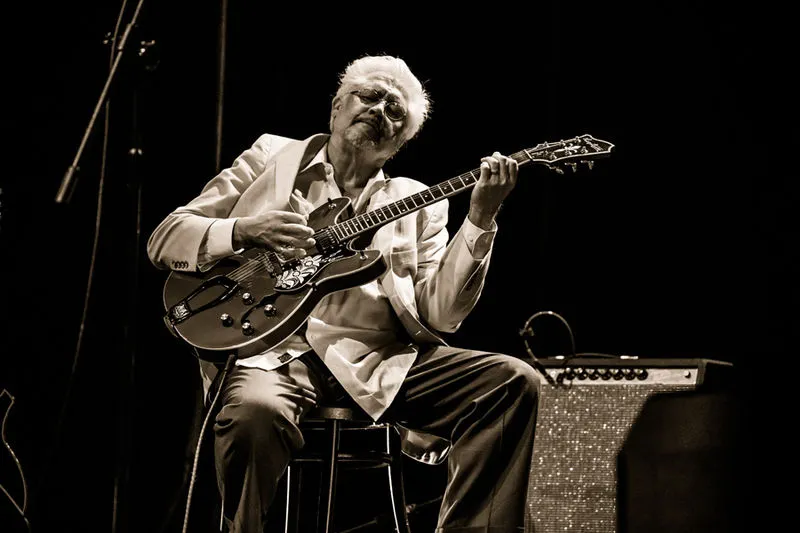 Larry_Coryell_168.jpg