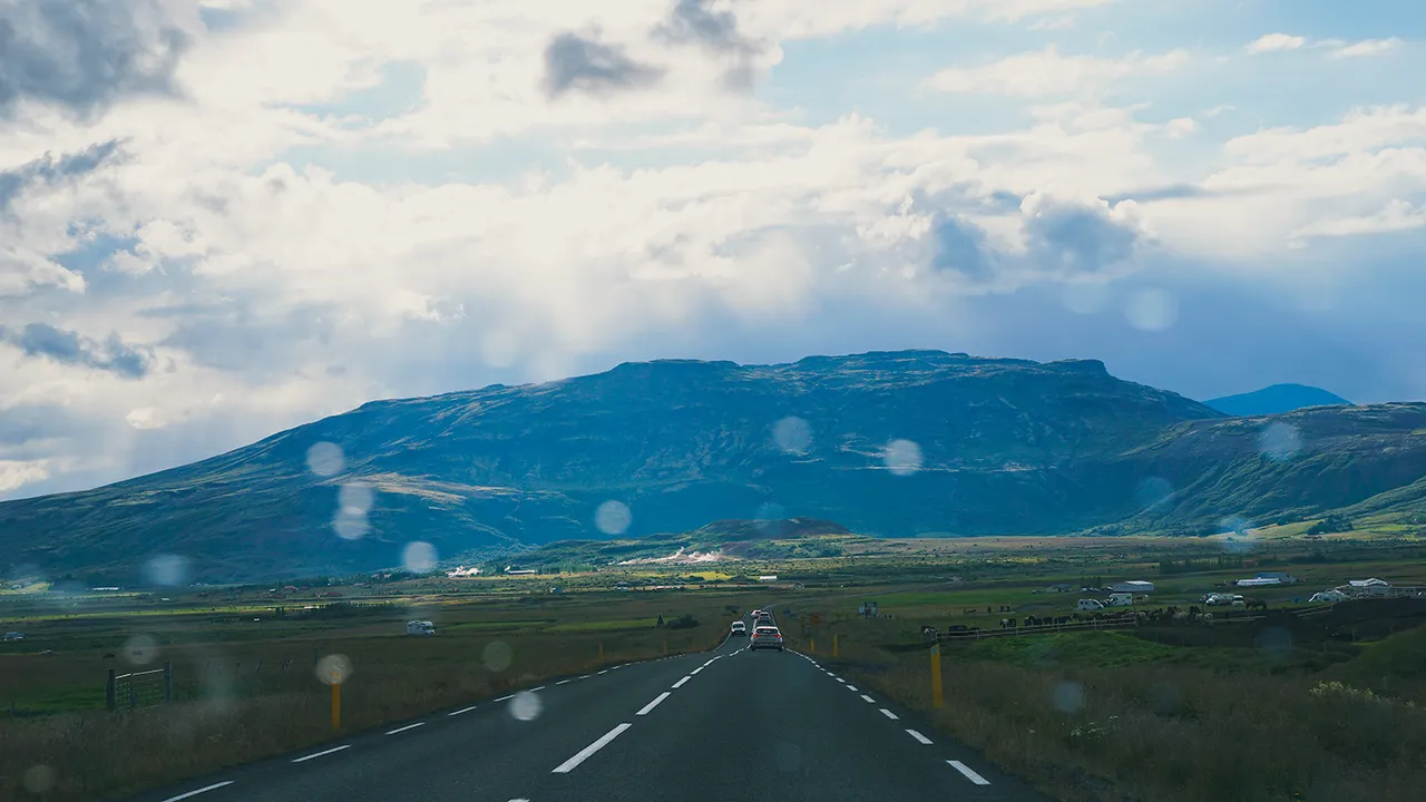 iceland-open-road.png