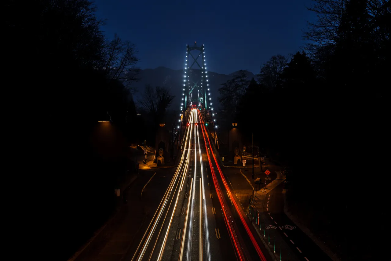 Lions-Gate-Bridge.jpg