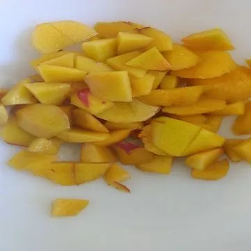 peaches chopped.jpg