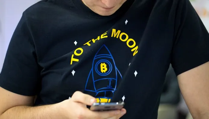 bitcoin-tothemoon.jpg