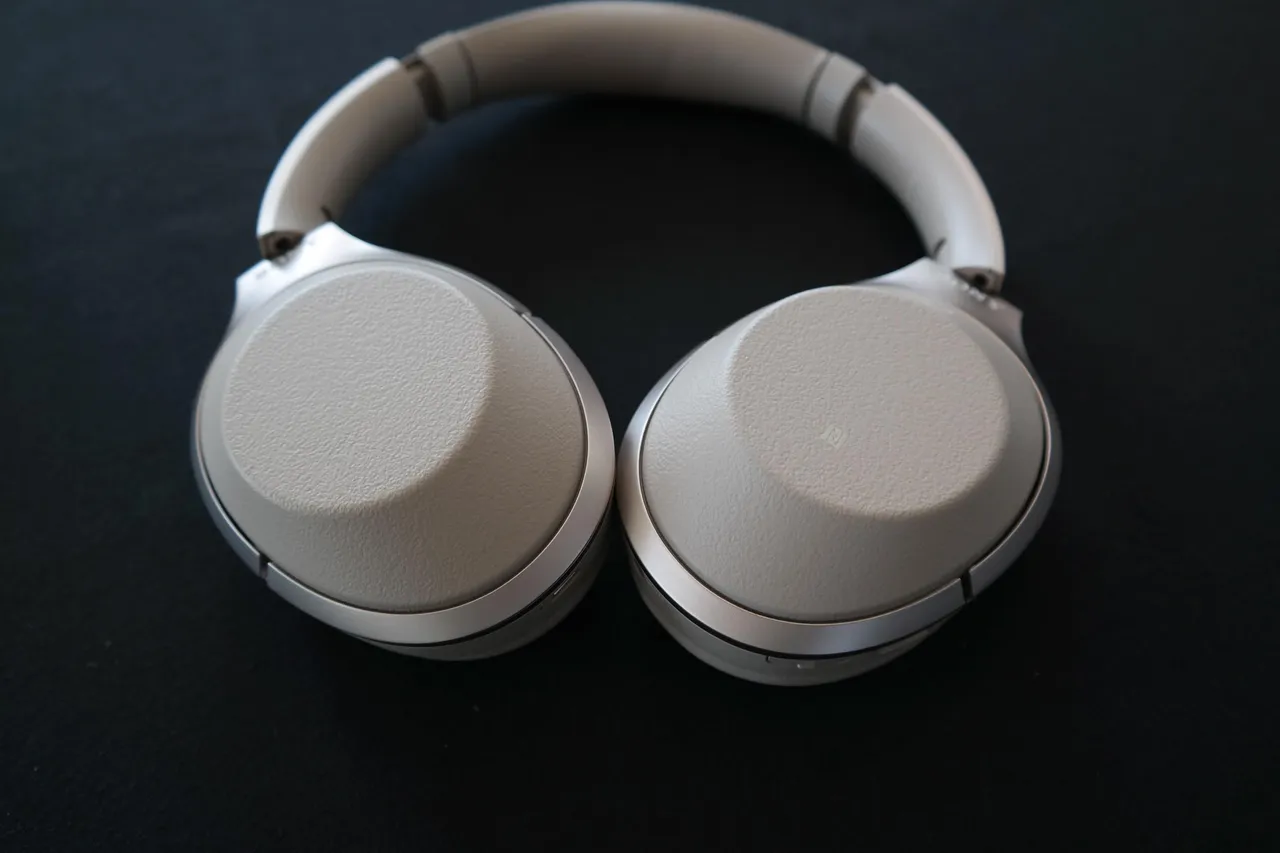 sony-wh-1000xm2-2.jpg