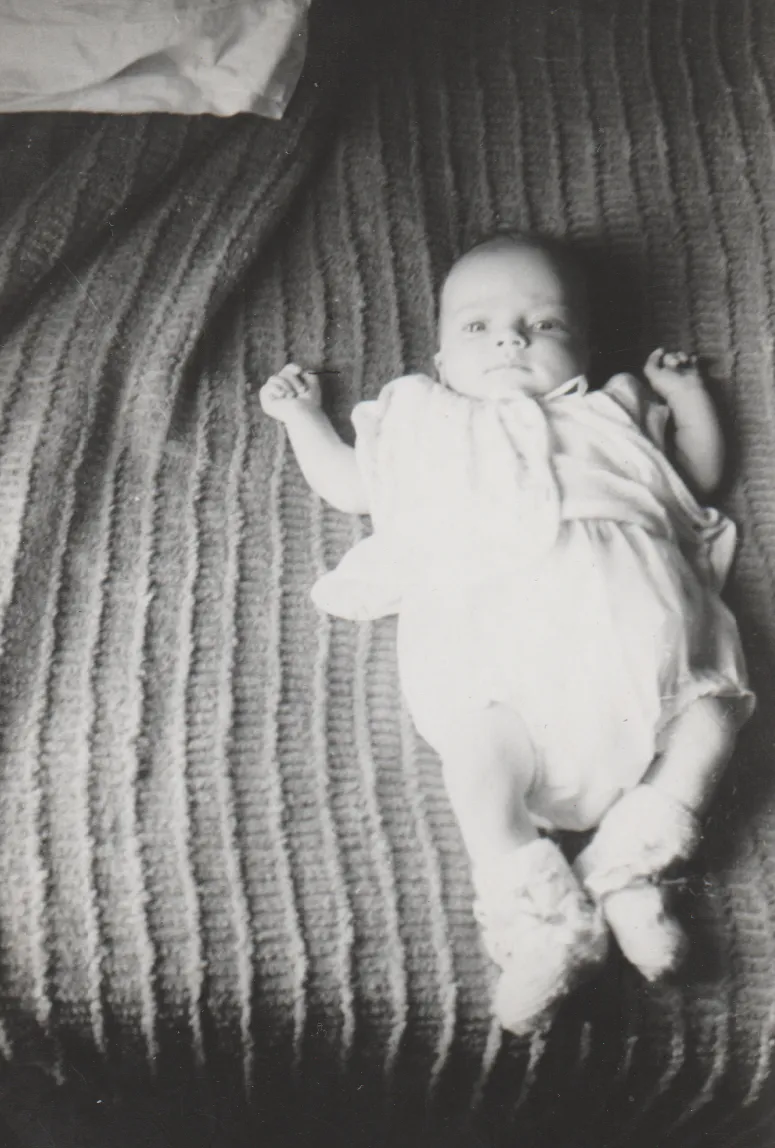 1953 maybe of baby Karen or I dont know who or when but in black and white 01.png